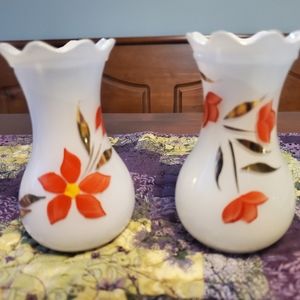 KY. ESTATE! LOVELY PAIR SMALL VINTAGE VASES!